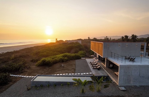 Barra de Colotepec Casa | Sunset Villa beachfront