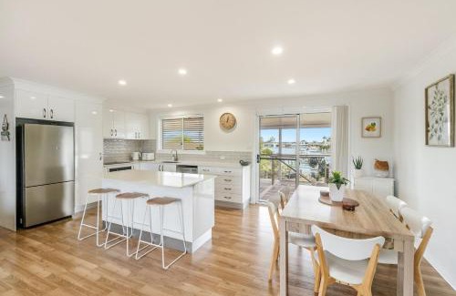 Yamba Casa | Sunset Waters - Waterfront with Pool