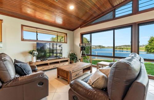Yamba Casa | Sunsets at 101 - Pet Friendly Waterfront