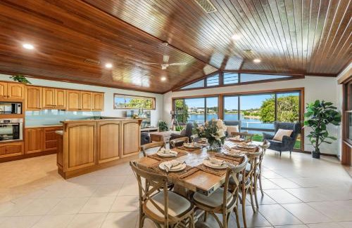 Yamba Casa | Sunsets at 101 - Pet Friendly Waterfront