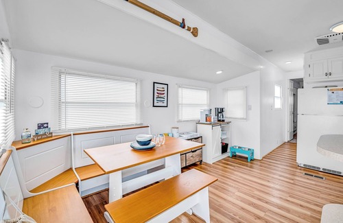 Sandbridge Cabaña | Sunsets | Beach + Pool + Pickleball | Pet Friendly