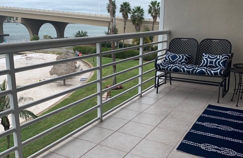 St. Petersburg Condominio | ¡Bienvenido al paraiso!