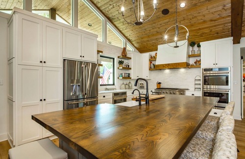 Heber Springs Casa | Sunsets, swimming and siestas in remodeled lakehouse in Heber Springs