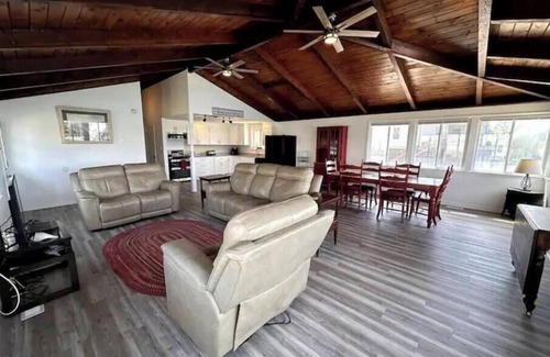 Colington Harbour Casa | SunsetSanctuary-CanalFront/DogFriendly/Pool&Tennis