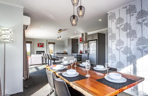 Ohakune Casa | Sunshine and Snow Lodge - Ohakune Holiday Home