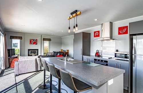 Ohakune Casa | Sunshine and Snow Lodge - Ohakune Holiday Home