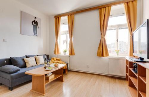 Hostivar Apartamento | Sunshine Apartment near the City center