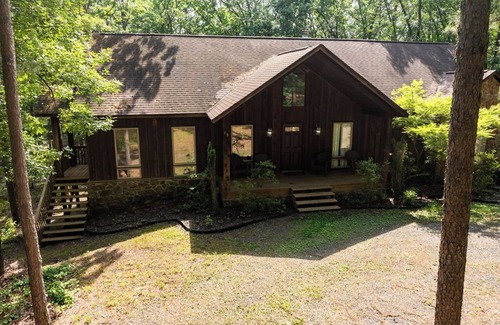 Drasco Casa | Sunshine Chalet- A Beautiful Lakefront!