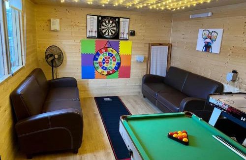 Tideswell Casa | Sunshine Cottage Tideswell, Games room included.