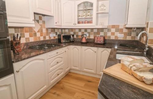 Tideswell Casa | Sunshine Cottage Tideswell, Games room included.