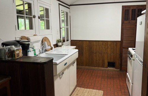 Smallwood Cabaña | Sunshine Country Cottage near Bethel Woods Center for the Arts