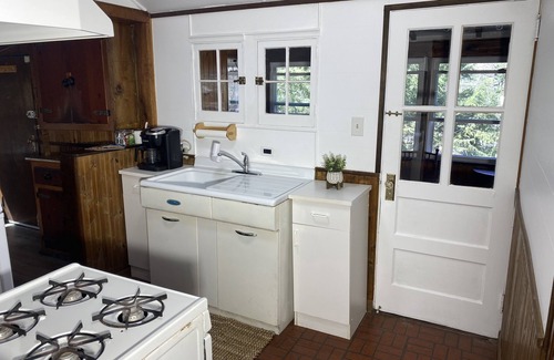 Smallwood Cabaña | Sunshine Country Cottage near Bethel Woods Center for the Arts