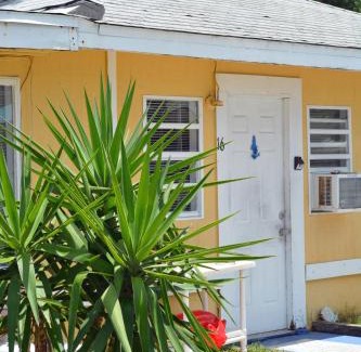 Indian Rocks Beach Casa | Sunshine Cozy Cottage