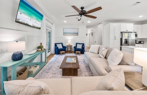 White's Gulfview Casa | Sunshine Daydream, Putting Green, Private heated Pool, Firepit, Great 30A Locale