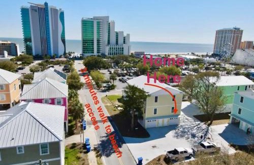 Myrtle Beach Casa | Sunshine Derby - 1 Block to Beach- Garage EV Charge