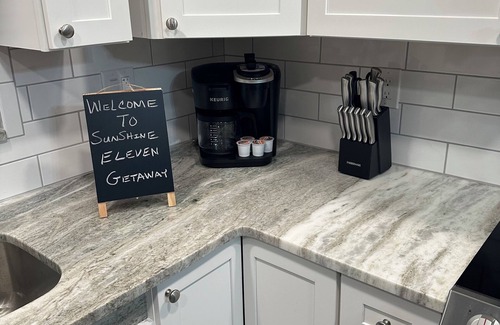 Memphis Casa | Sunshine Eleven Getaway Sleeps 6 Bedrooms 2 and pull out couch