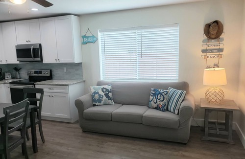 Crescent Beach Apartamento | Sunshine Getaway, new 1br/1ba for couples or family up to 3