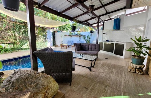 Sa Khu Cama Y Desayuno | Sunshine Guesthouse and Diving school Room Nr 5