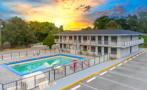 Kissimmee Hotel | Sunshine Inn
