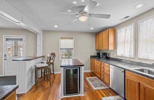 New Bern Casa | Sunshine Manor