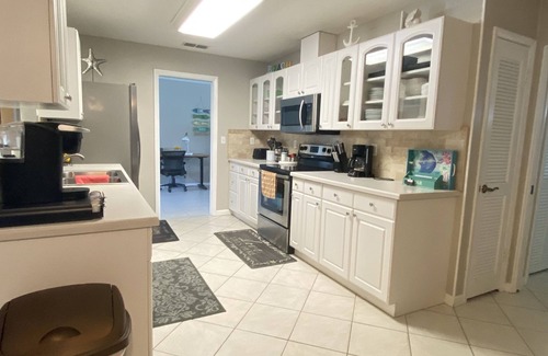 Bradenton Casa | Sunshine Retreat con piscina climatizada! Minutos a hermosas playas del golfo y IMG