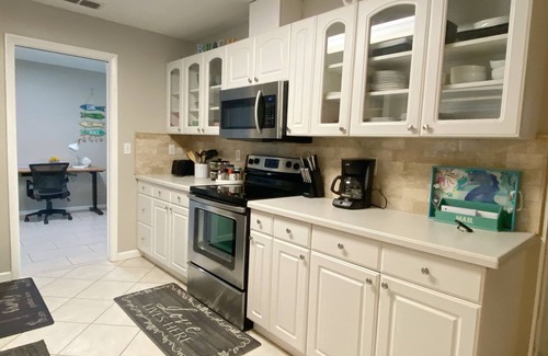 Bradenton Casa | Sunshine Retreat con piscina climatizada! Minutos a hermosas playas del golfo y IMG