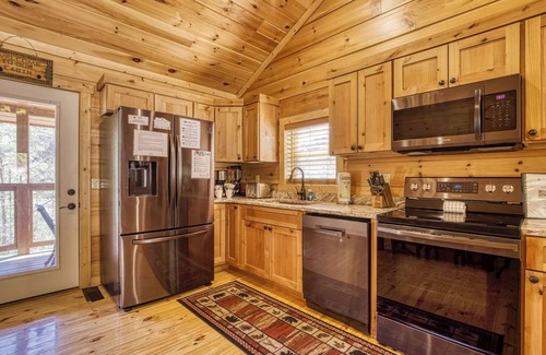 Sevierville Cabina | Sunshine Ridge, Hot Tub, Game Room, $1089 FREE tickets each paid day, Dollywood
