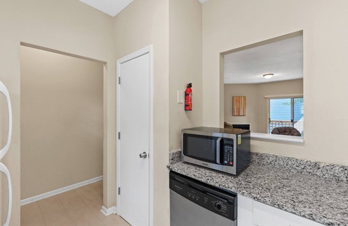 Wilmington Condominio | Sunshine Suite, Midtown Luxury, WiFi 1BR