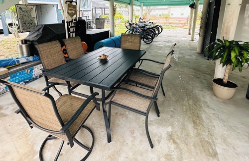 Fort Myers Beach Casa | Sunshine, Sunsets and Sand - Just 3 minutes away!