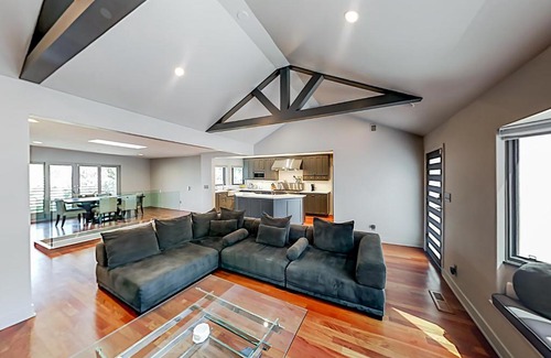 Studio City Casa | Sunshine Terrace Charms