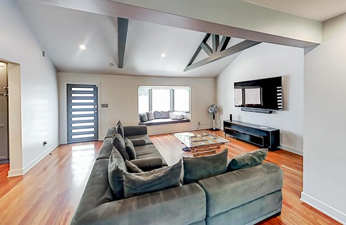 Studio City Casa | Sunshine Terrace Charms
