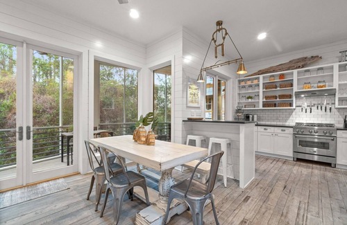 Hammocks of Seagrove Casa | Sunsoaked Seagrove Getaway | 2 Community Pools | 6 Bikes | Close to Seaside