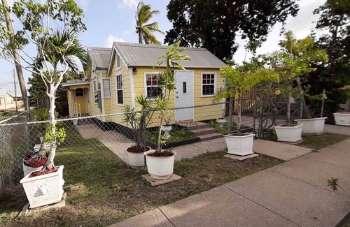 Navy Gardens Casa | 🌞 SunSpot Chattel House - Close to Everything