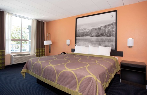 Black Mountain Hotel | Super 8 by Wyndham Black Mountain