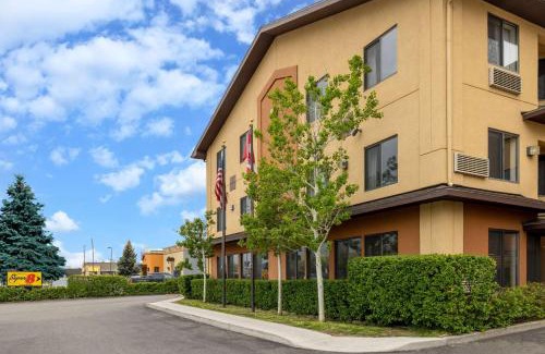 Butte Hotel | Super 8 by Wyndham Butte MT