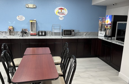 Clemmons Hotel | Super 8 by Wyndham Clemmons/Winston-Salem Area I-40