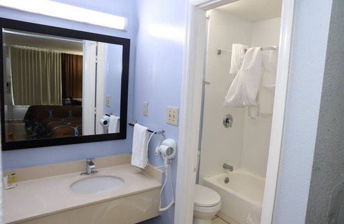 Florence Hotel | Super 8 by Wyndham Florence SC I-95 North / Hwy 76