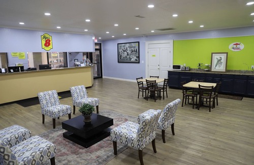 Florence Hotel | Super 8 by Wyndham Florence SC I-95 North / Hwy 76
