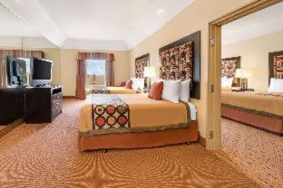Hidalgo Hotel | Super 8 by Wyndham Hidalgo at La Plaza Mall & Mcallen Airport