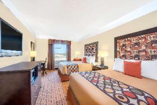 Hidalgo Hotel | Super 8 by Wyndham Hidalgo at La Plaza Mall & Mcallen Airport