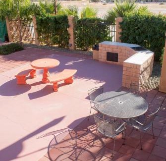 Indio Hotel | Super 8 by Wyndham Indio