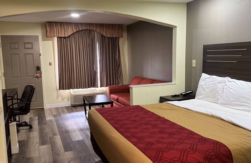 Greater Belhaven Hotel | Super 8 by Wyndham Jackson MS