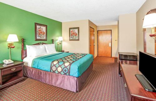 McHenry Hotel | Super 8 by Wyndham McHenry Fox Lake Area