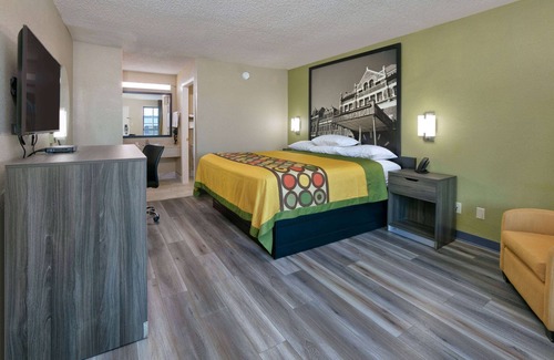 Tillmans Corner Hotel | Super 8 by Wyndham Mobile/Tillmans Corner