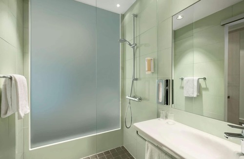 Schwabing-Freimann Hotel | Super 8 by Wyndham Munich City North