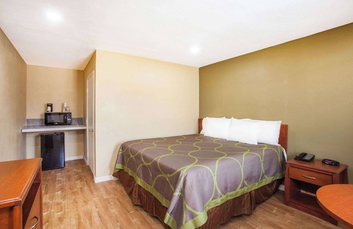 Redlands Hotel | Super 8 by Wyndham Redlands/San Bernardino