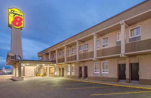 Thunder Bay Hotel | Super 8 by Wyndham Thunder Bay