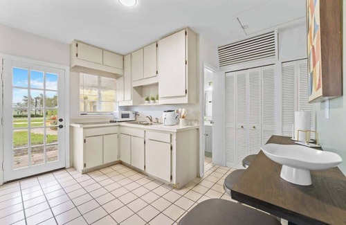 Historic Downtown Kissimmee Casa | SUPER BOHO - At Lake Toho, Fishing, VINTaGE VIBEs