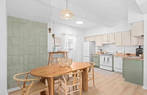 Historic Downtown Kissimmee Casa | Super Boho - At Lake Toho's Water