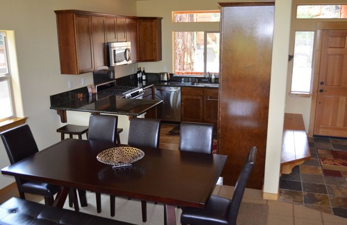Truckee Casa | ¡GRANDES PRECIOS DE OTOÑO! Cerca de Northstar y la ciudad! Casa de lujo! Bañera de hidromasaje, ducha de vapor!